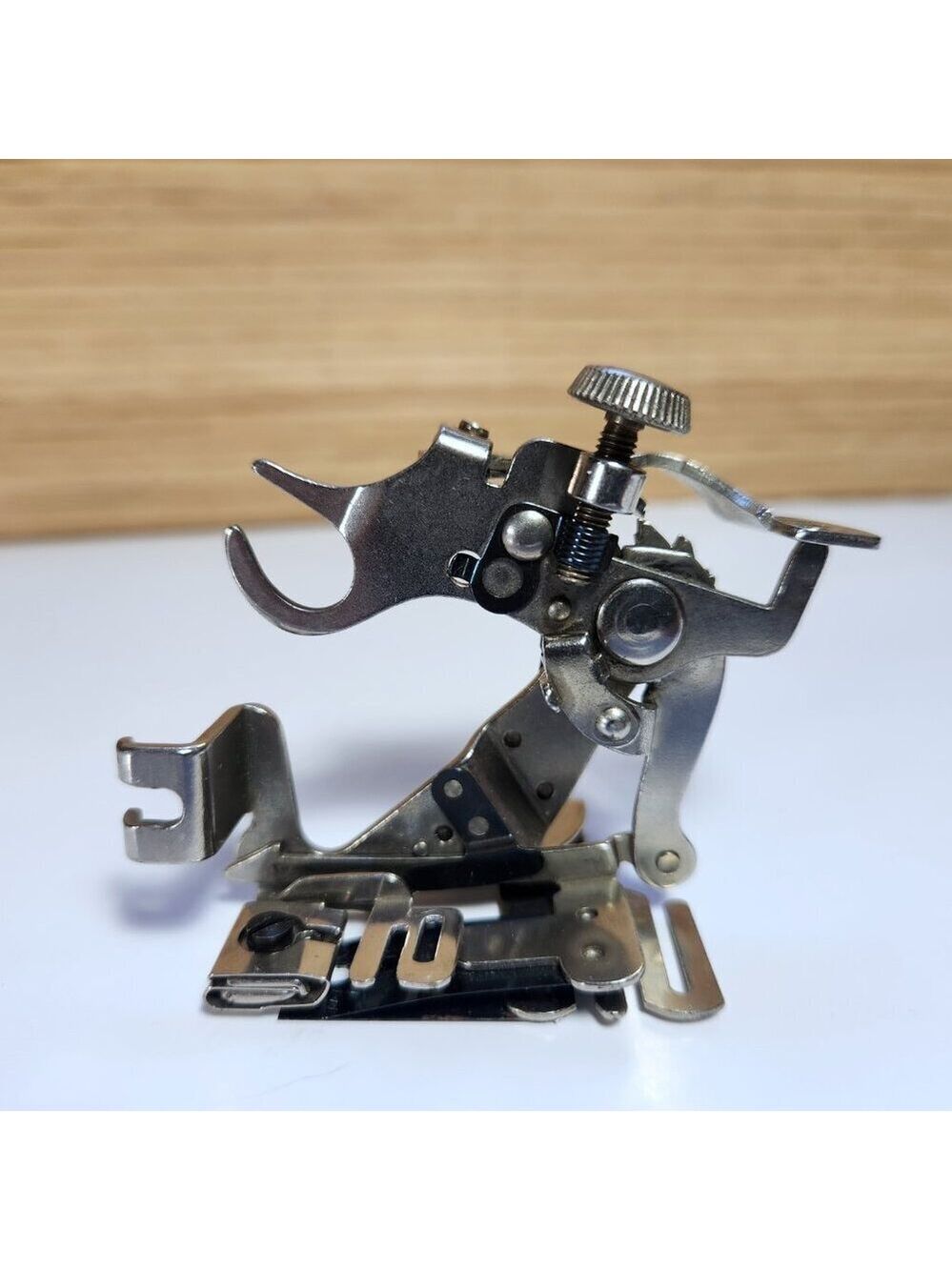 Singer Ruffler Foot Attachment 1261 For Singer Sewing Machine - Picture 5 of 7